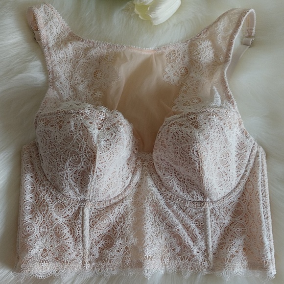 Size 36C🌺 VICTORIA'S SECRET LACE HIGH NECK BRA. - Picture 2 of 6